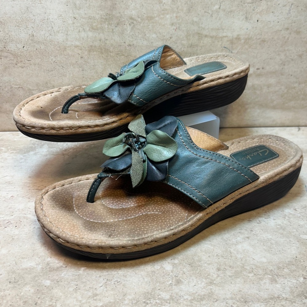 Clarks Artisan Womens Teal Leather Flower Thong Wedge Sandals 9.5M 83489